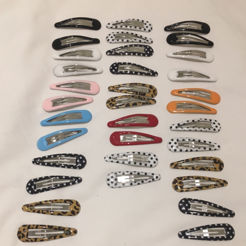 Adorable Brand New Hair Clips🌈🦋💝